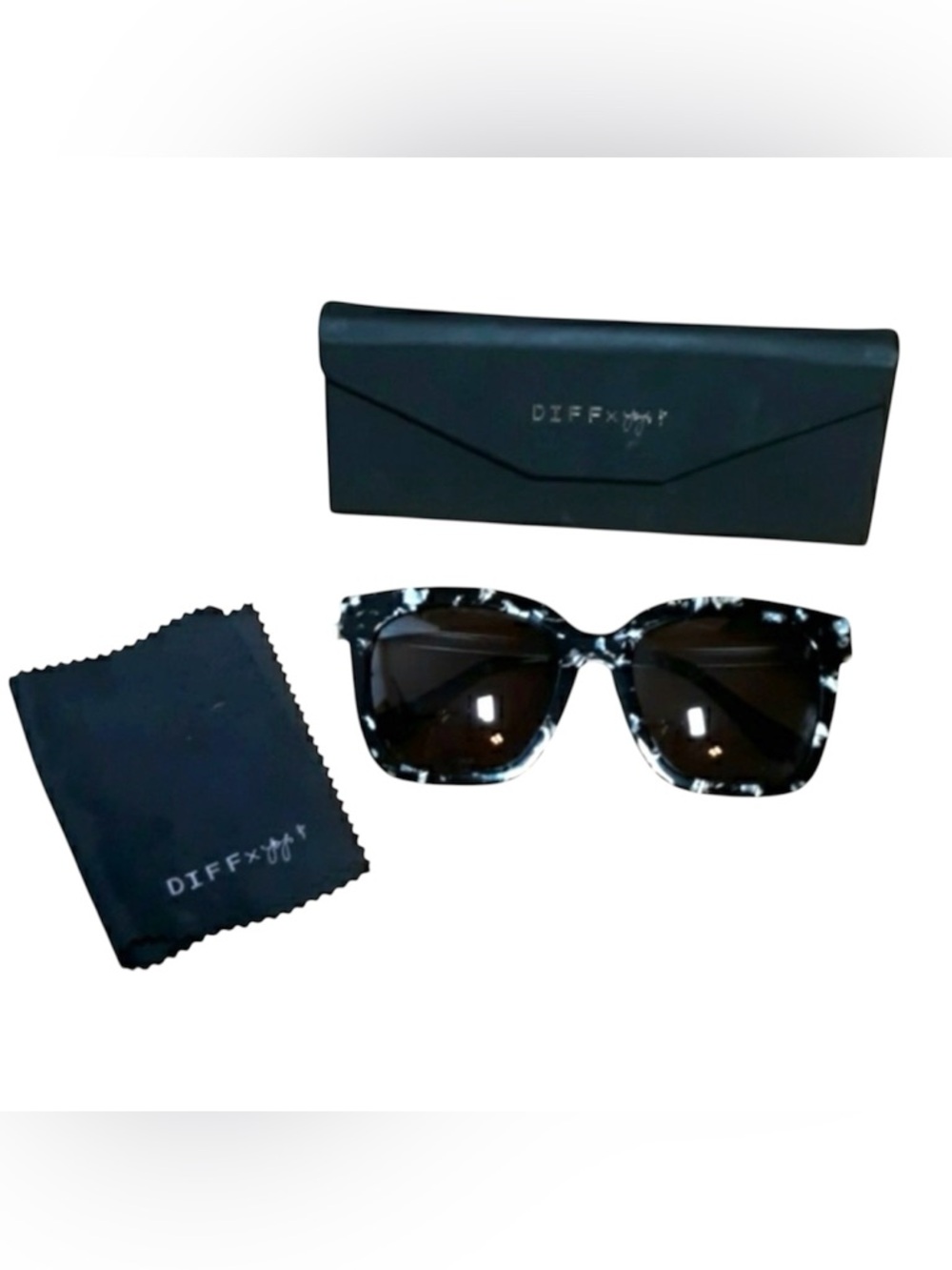 Diff Eyewear JoJo Fletcher Black and White Marble Sunglasses - Picture 2 of 7